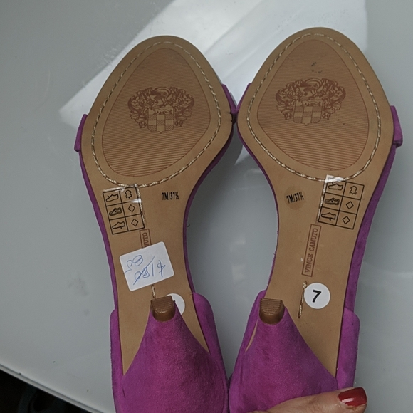 Vince Camuto hot pink - Picture 2 of 2